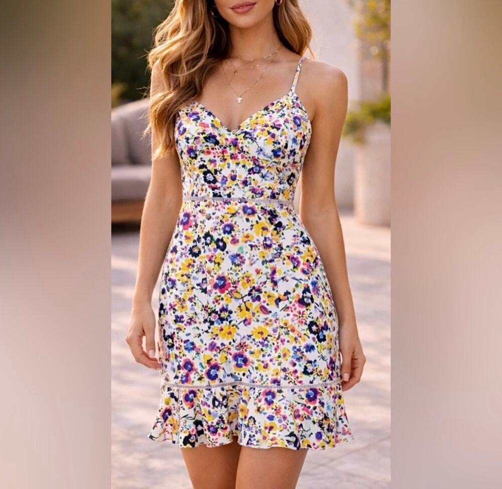 Betsey Johnson Size 4 Babydoll Mini Shift Dress White Floral Spaghetti Straps